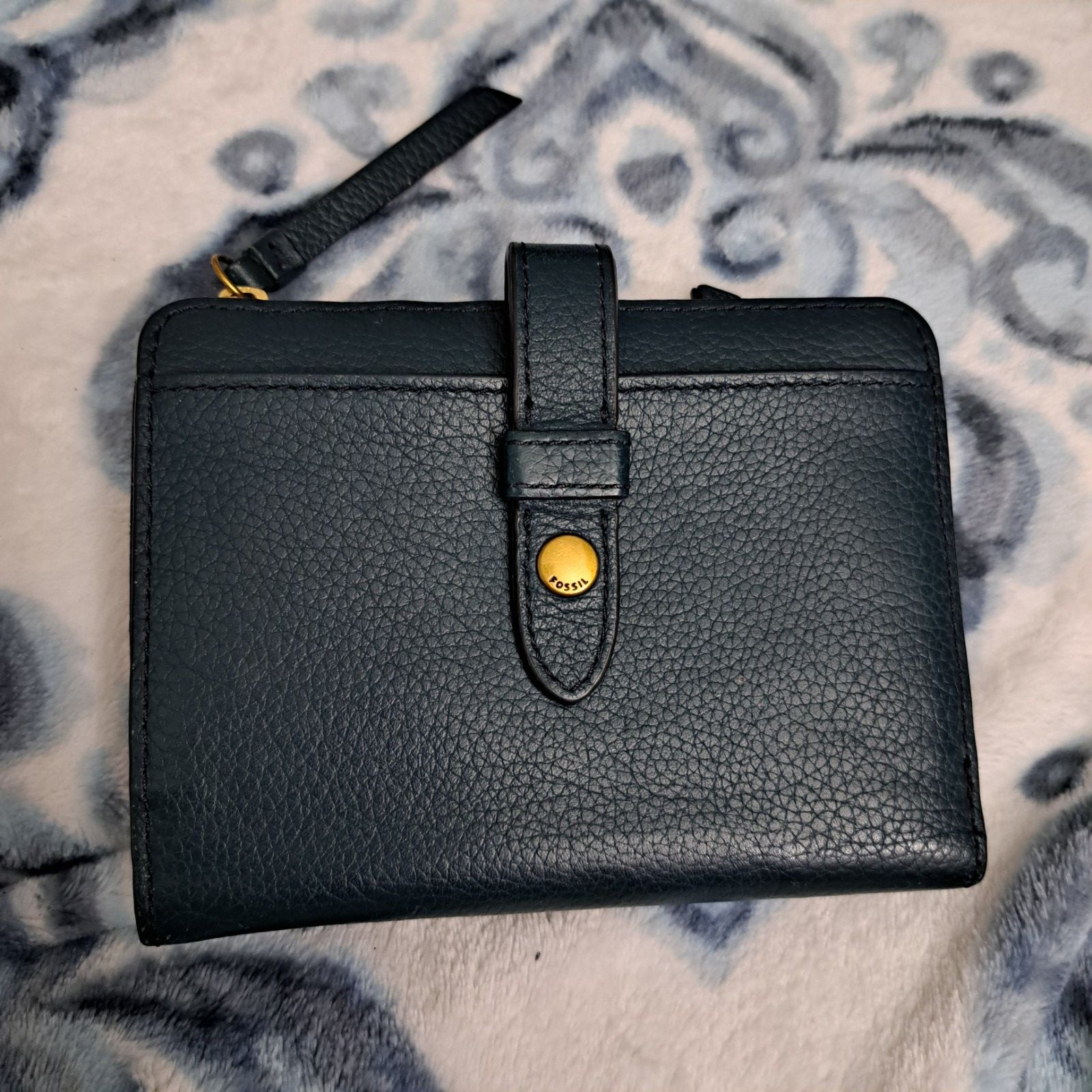 Fossil Green Leather IdCard Holder Travel Passport Wallet Used